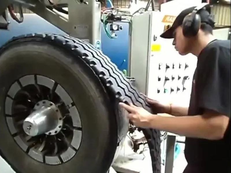 2. retreading tyre